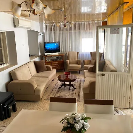 Asmali Bahce Muestakil Ev Daire Ayvalı