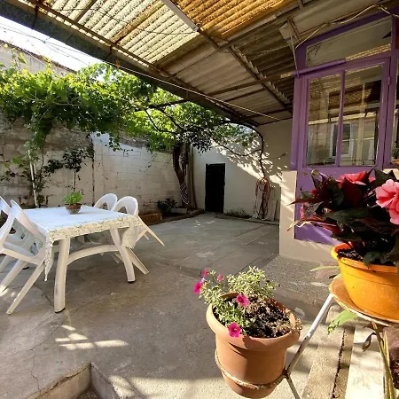 Daire Asmali Bahce Muestakil Ev Ayvalı
