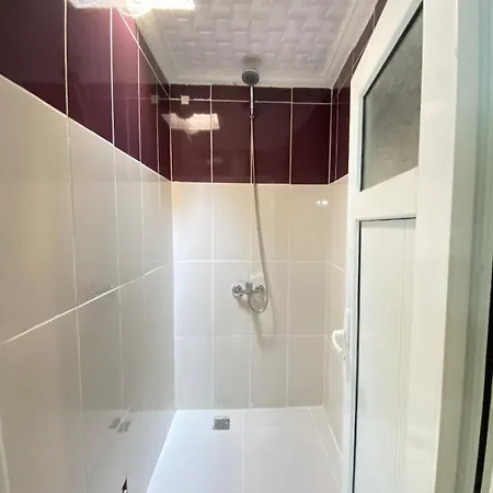 Apartamento Asmali Bahce Muestakil Ev Ayvalı